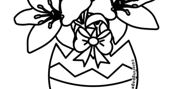 easter egg with daffodils